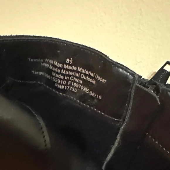 Elegant Black Lace-Up Women's Boots - Picture 2 of 7